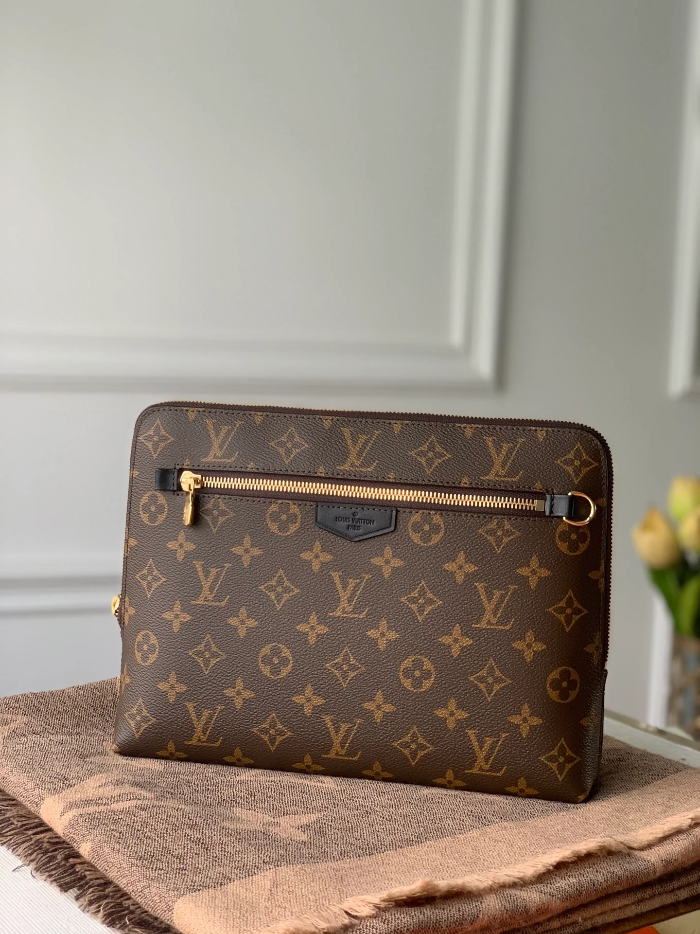 lv-m60417-new-pouch clutch