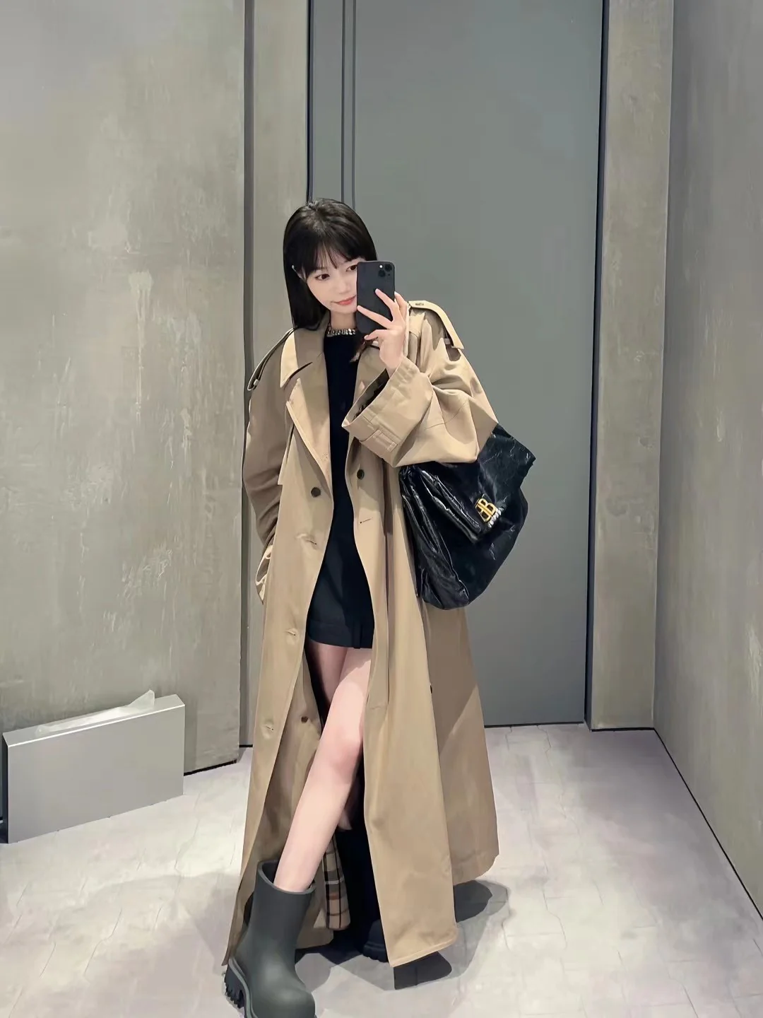 Сумка Balenciaga Monaco на цепочке — большой размер (43-5 см) — черная с золотой пряжкой