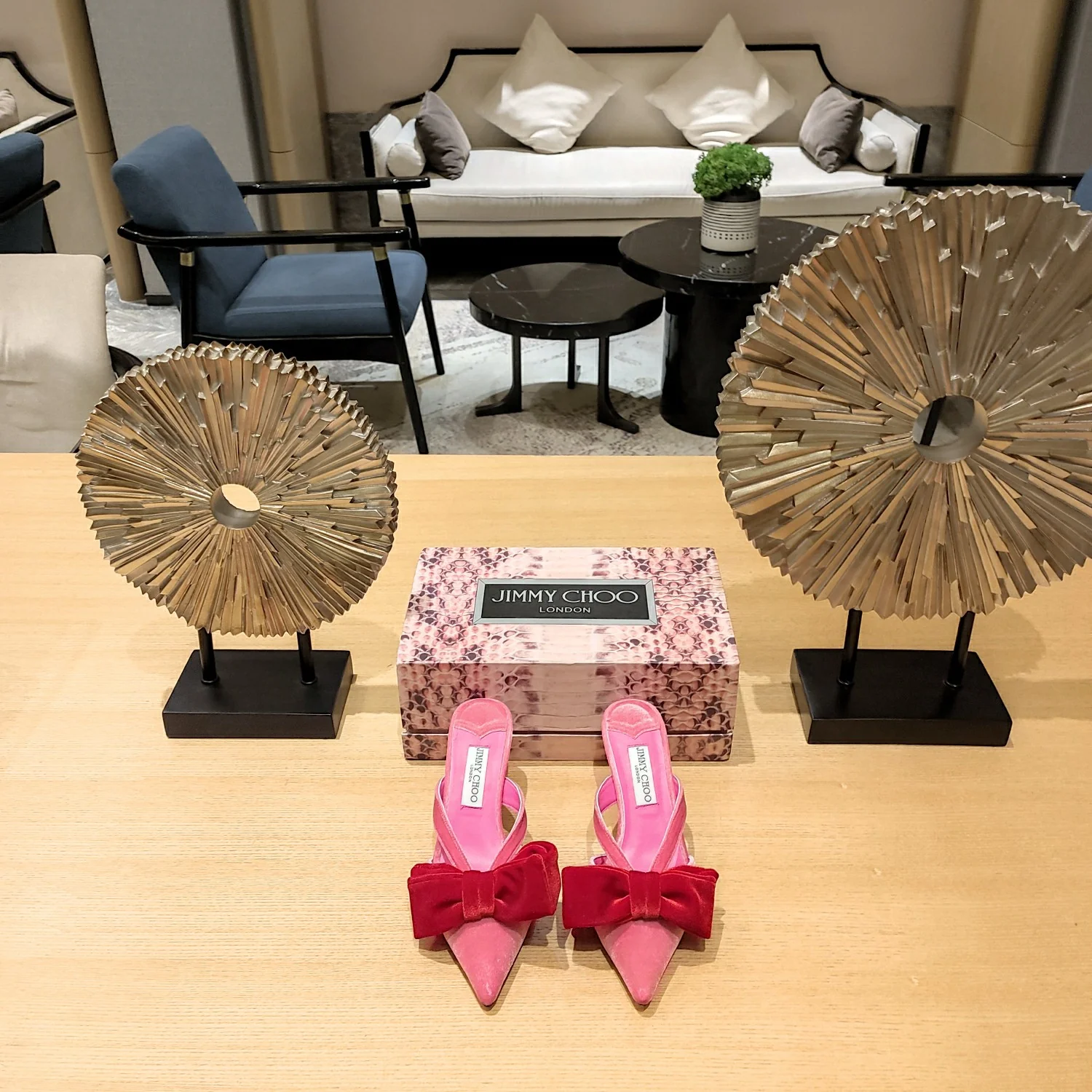 Босоножки на шпильке Jimmy с бабочкой из шелка - розовые