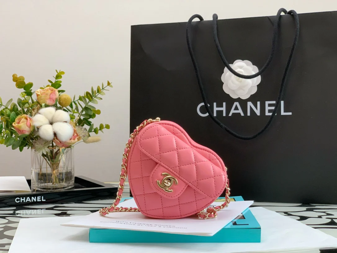 Сумка Chanel Heart с цепочкой и стеганым сердечком - Сумка из овечьей кожи с сердечком - 6