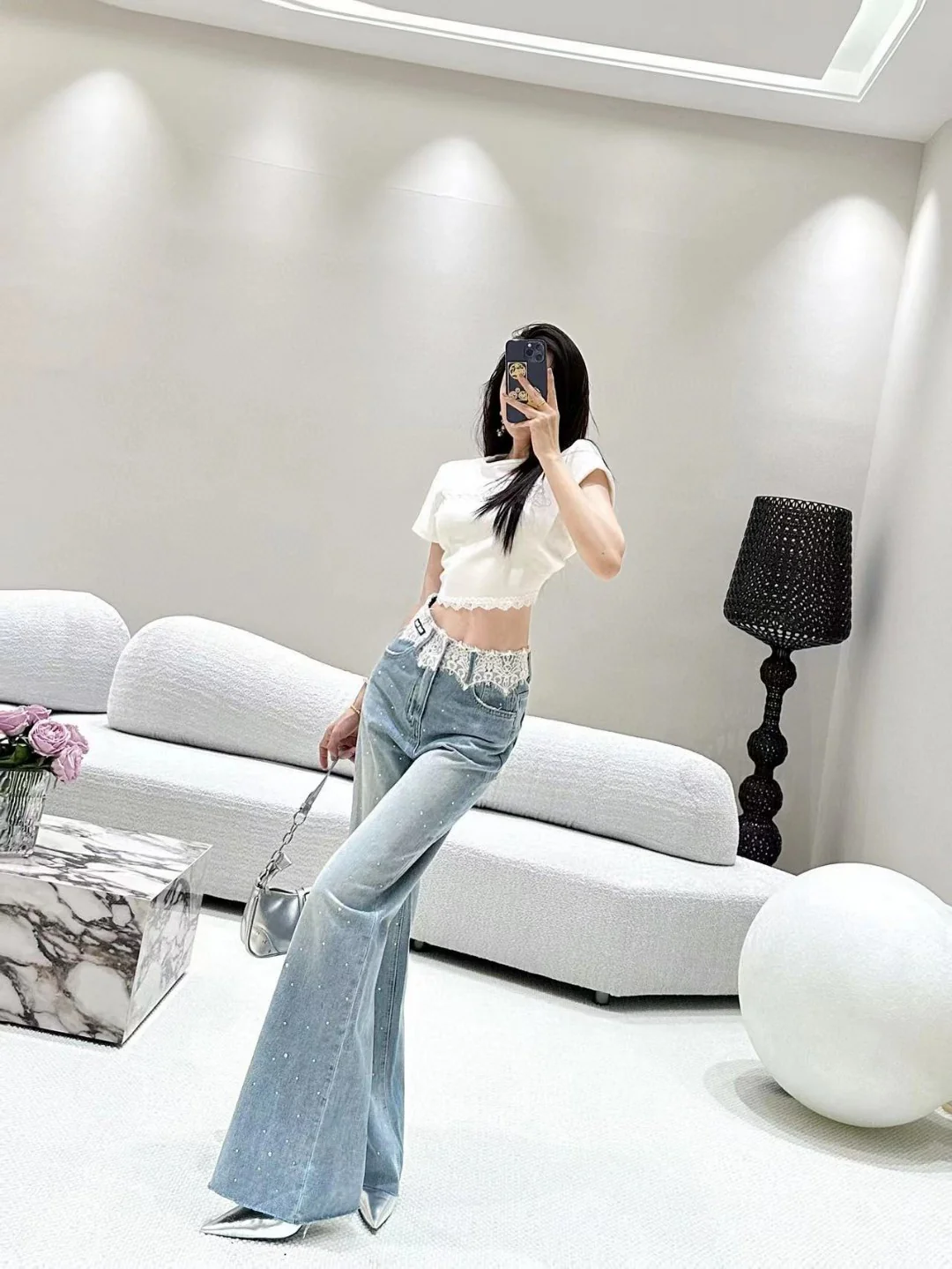 Miu Miu-2404 - Джинсы с кружевной отделкой и цветовыми блоками