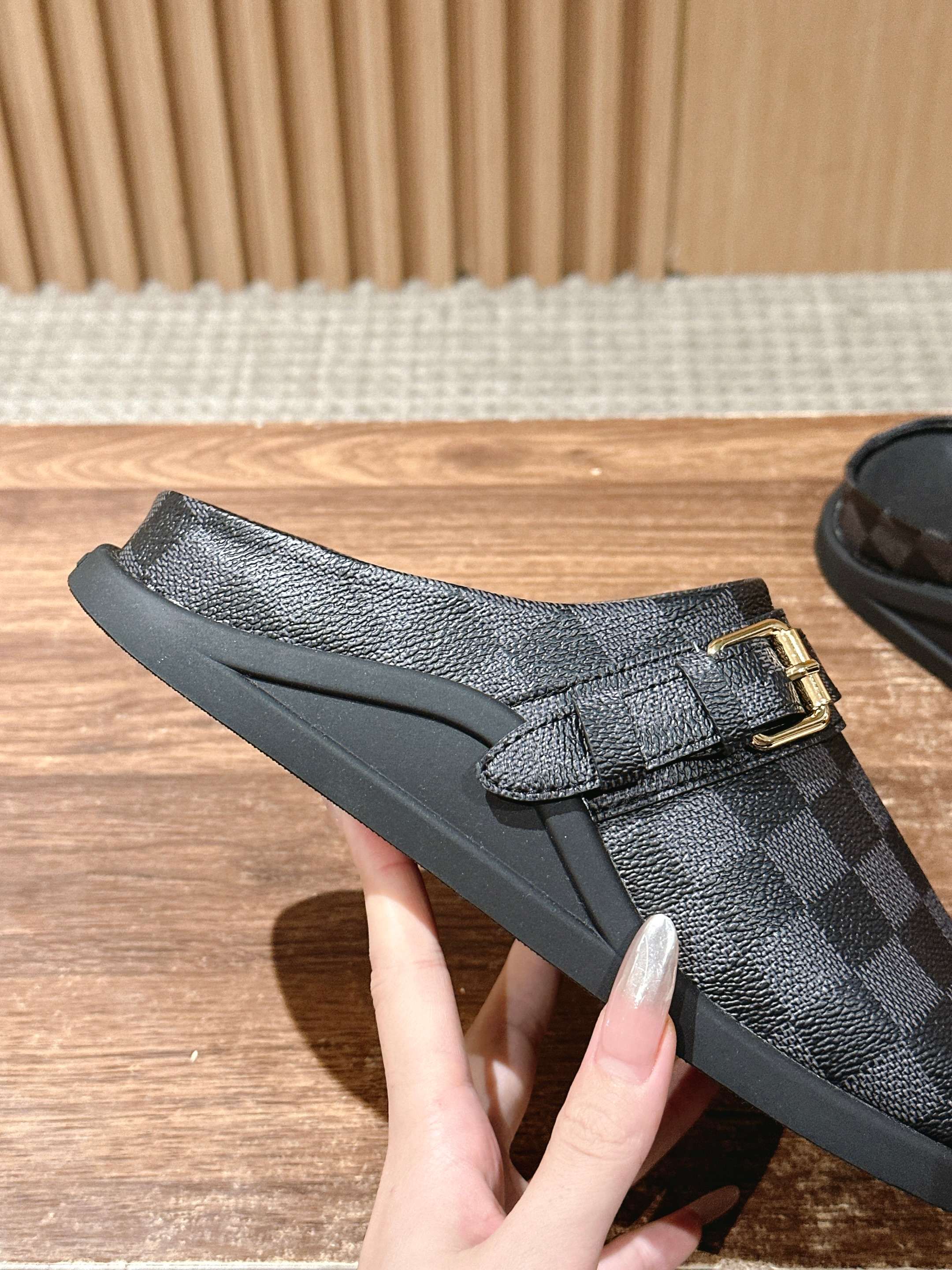 Новинка LV 2025 - Биркенштоки - Клетчатый узор - Черные