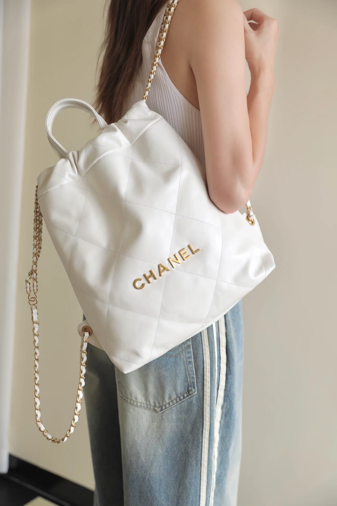 Chanel - Новый маленький рюкзак - Белый с золотой фурнитурой