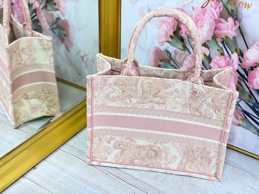 Сумка-тоут Dior Book Tote, маленький размер 36,5 см, розовый тигр.
