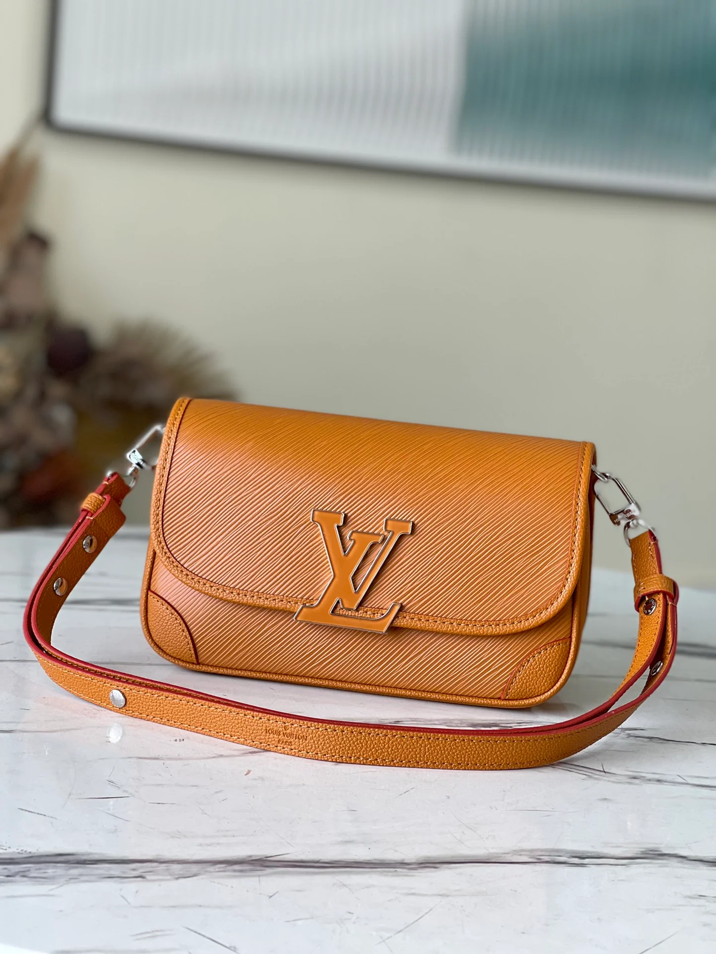 m59457-LV-buci-handbag-caramel brown