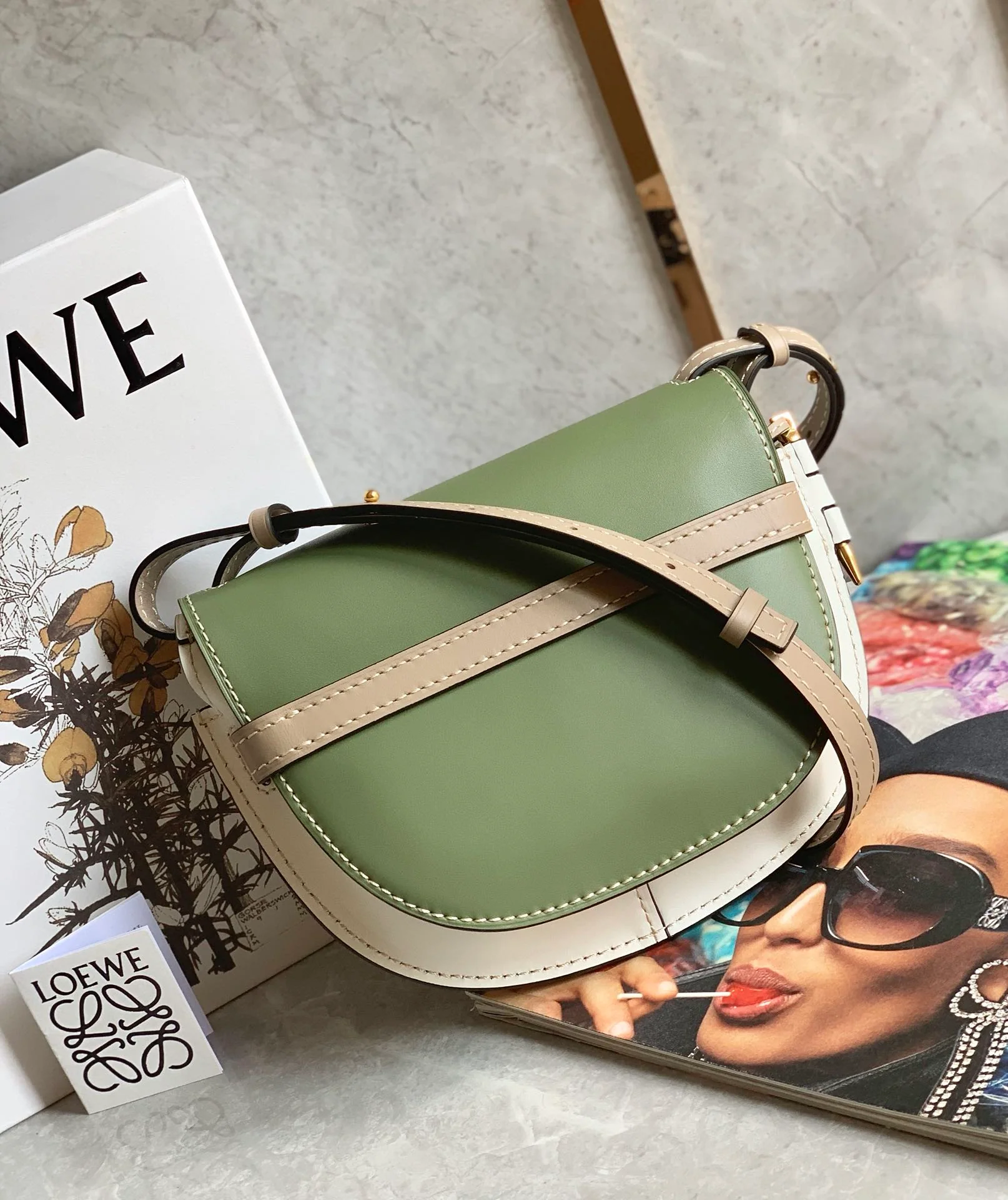 Loewe-gate-small-20x19x11-5-cm-10