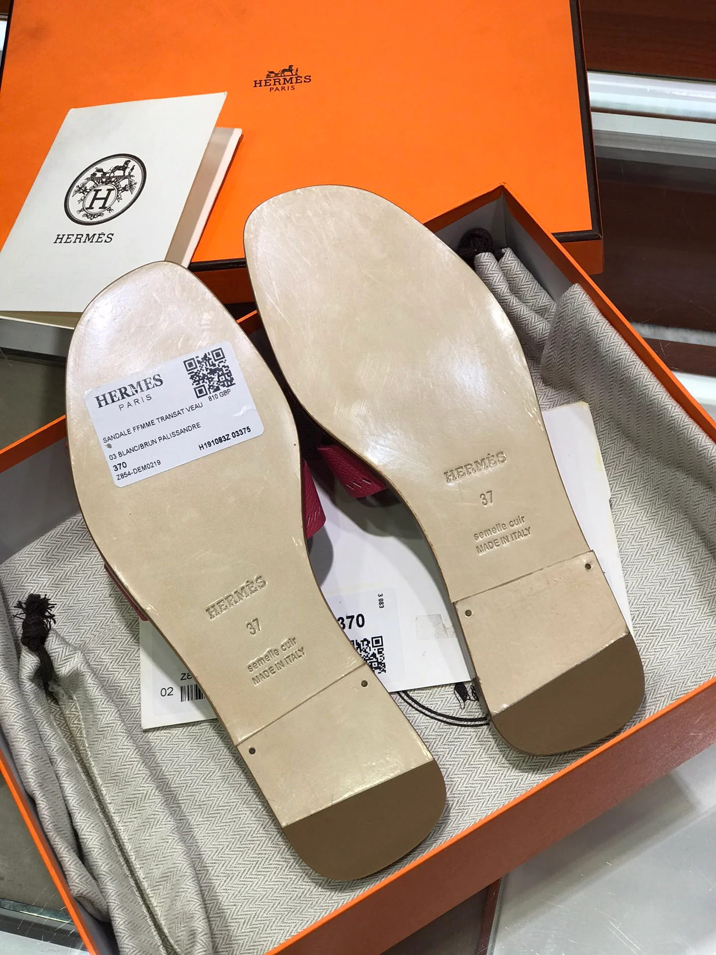 Новинка весны 2022 года от Hermes - плоские тапочки H - 5