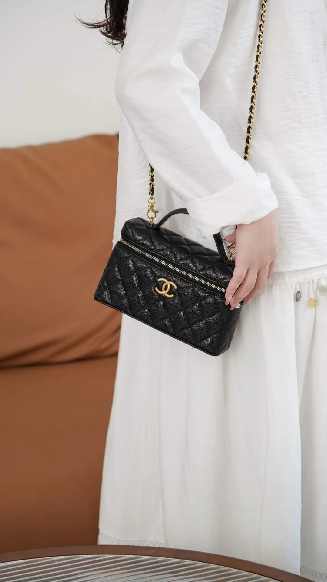 Сумка для ланча Chanel 25p Lychee Beef - черно-золотая