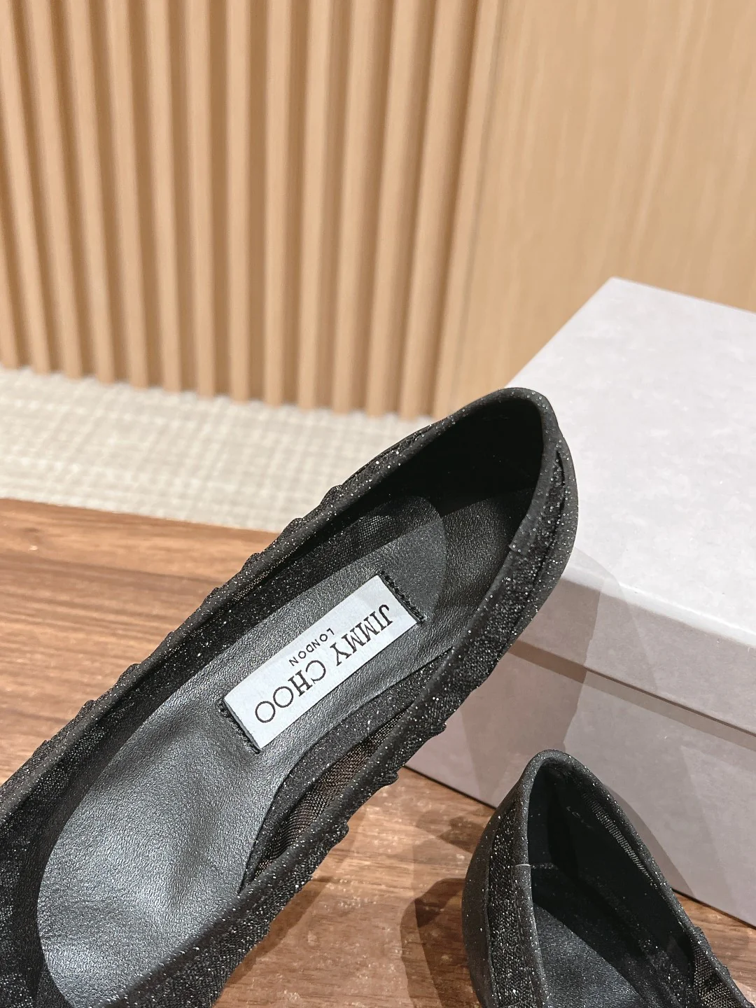 Балетки Jimmy Mesh с острым носком - черные