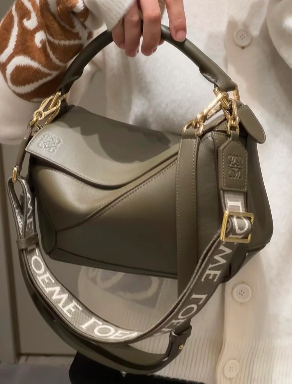 Кожаная куртка Loewe Puzzle, маленький размер, телячья кожа, темно-зеленый цвет.