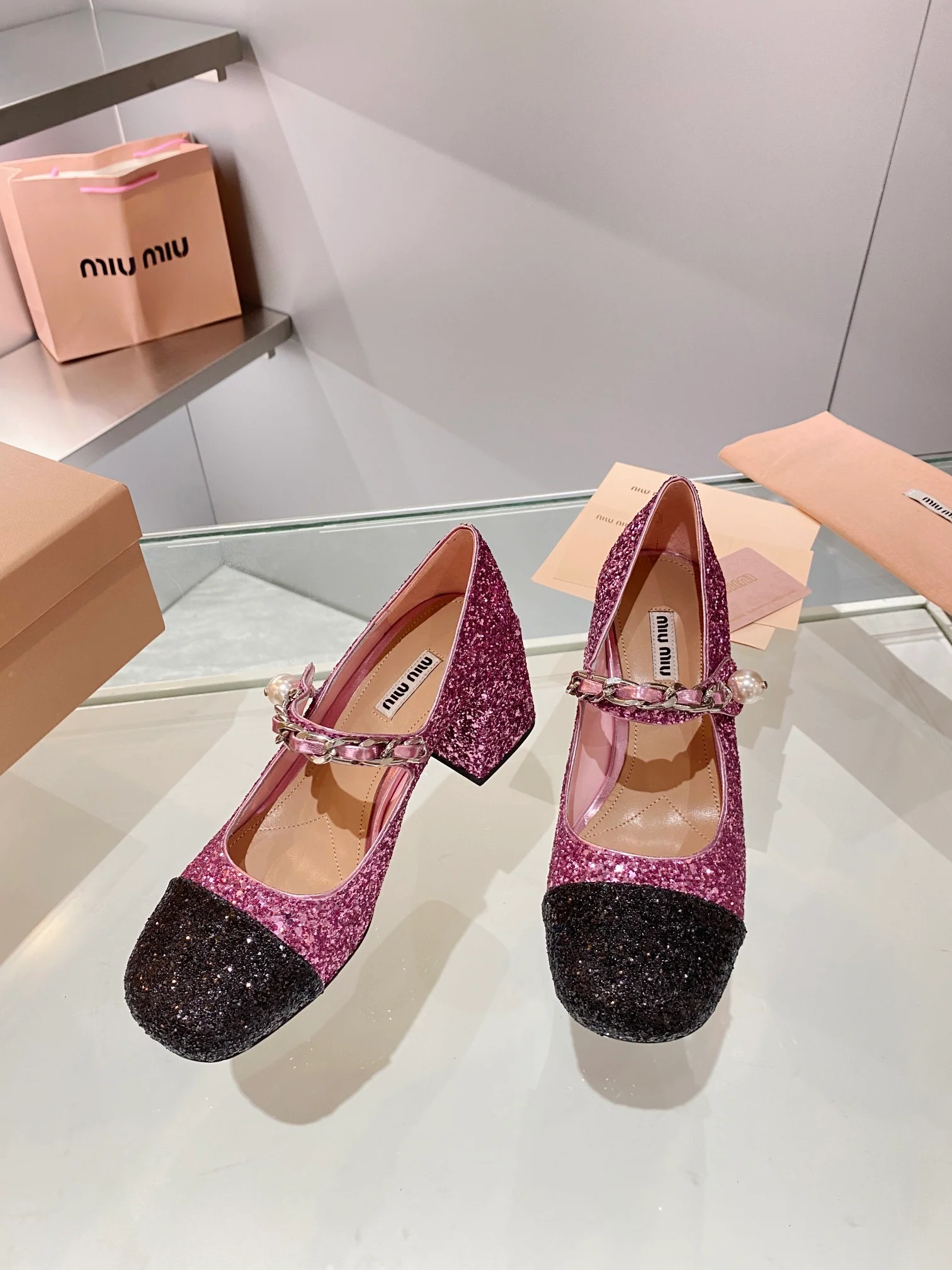 Новые поступления коллекции Miu Miu осень/зима 2023 - Балетки - Туфли на массивном каблуке - 7 см - Розовые