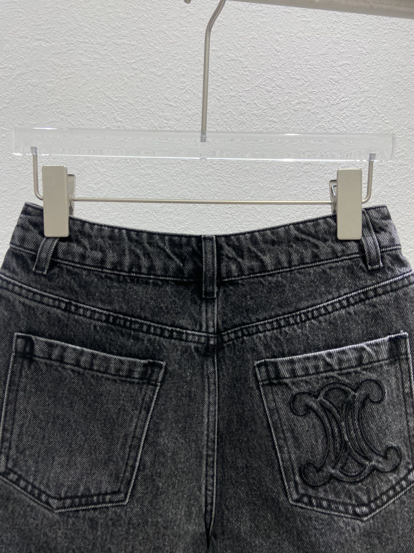 Celine 2404 - Джинсовые шорты с вышитым задним карманом - Черные