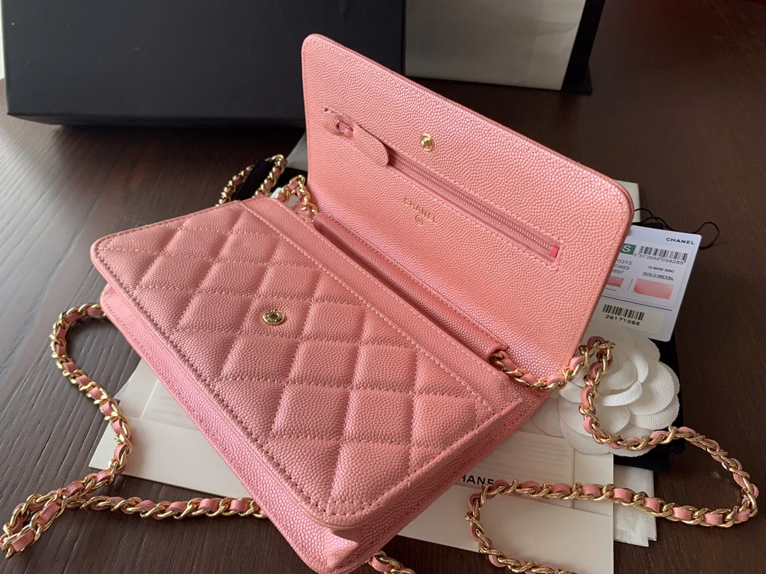 Chanel WOC Жемчужный узор в виде шариков, пуговица из телячьей кожи с эмалью