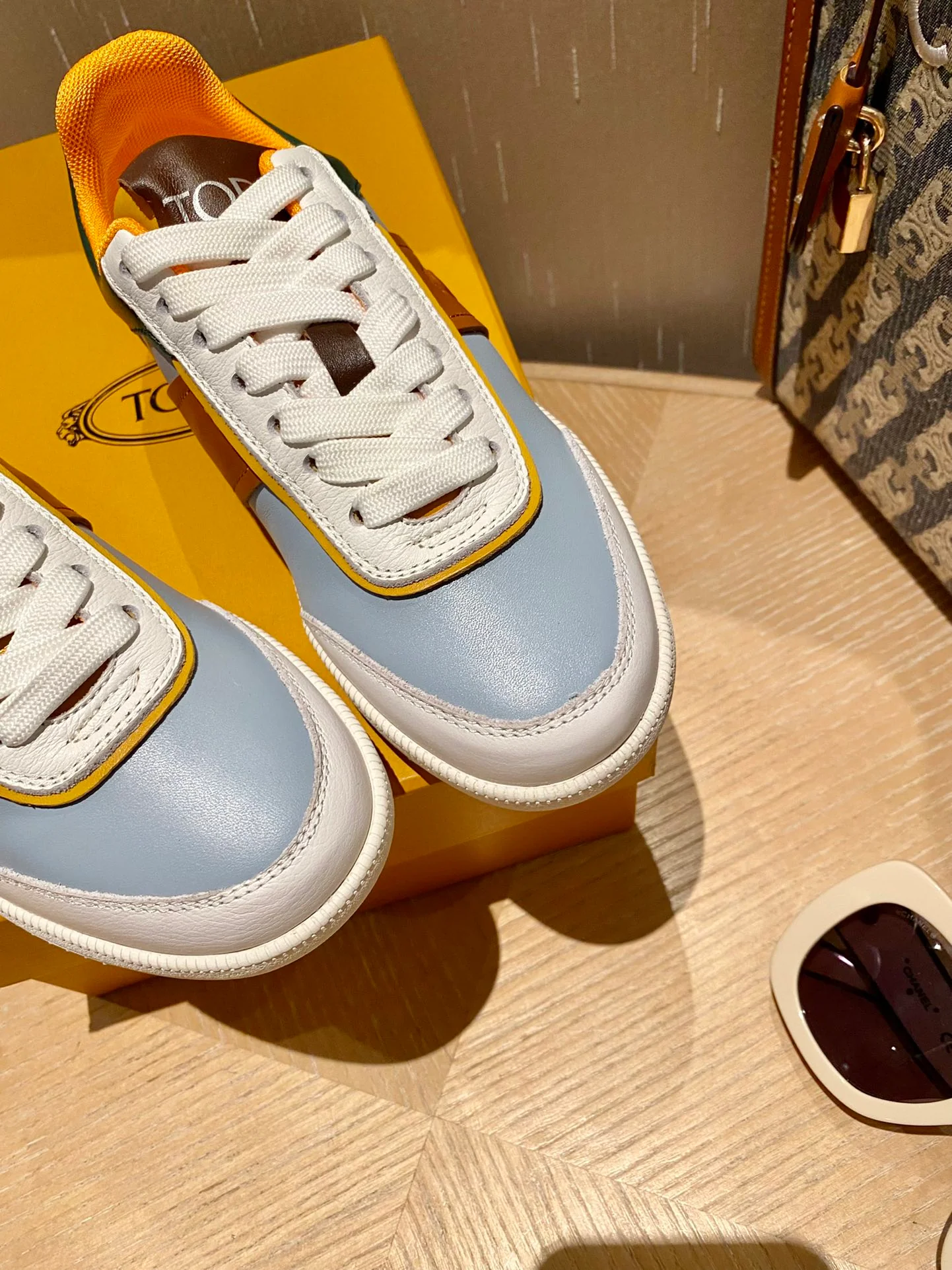 Кроссовки Tods - белые - повседневная обувь