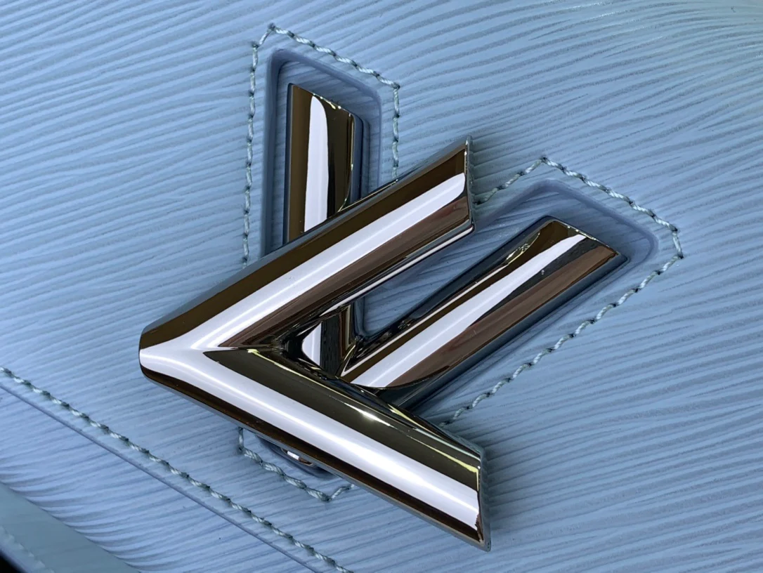 Сумка LV Twist West с узором ?водная рябь? — синяя.