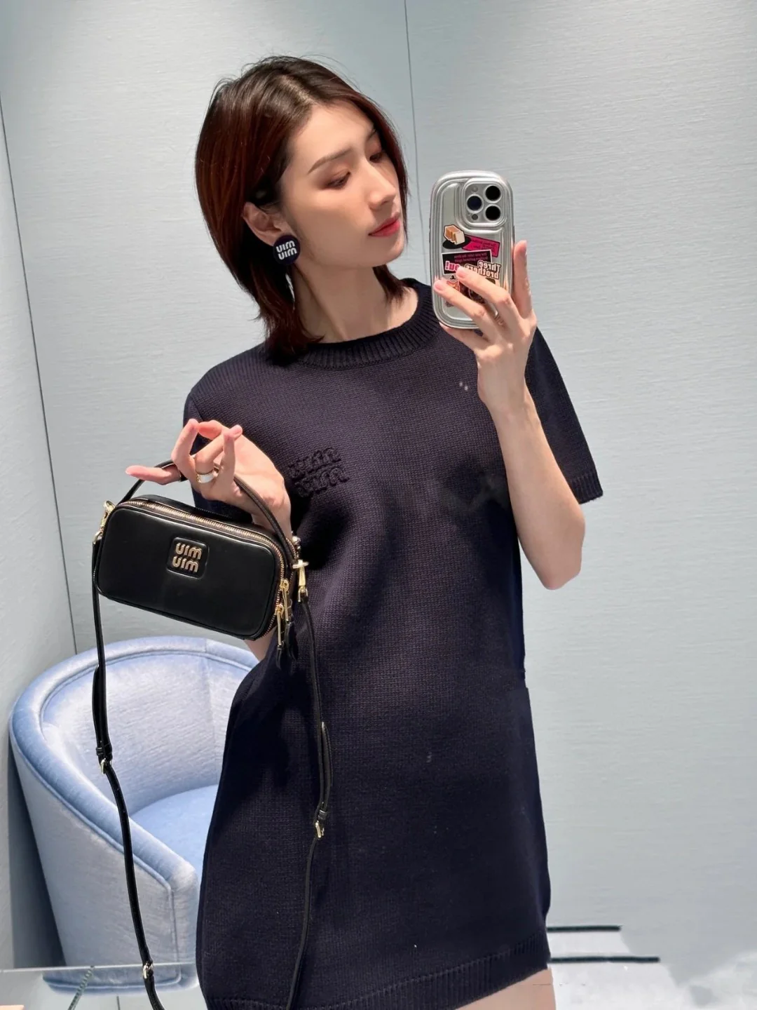 Сумка/кроссбоди для фотоаппарата Miu Miu из осенне-зимней коллекции - полностью кожаная, черная.