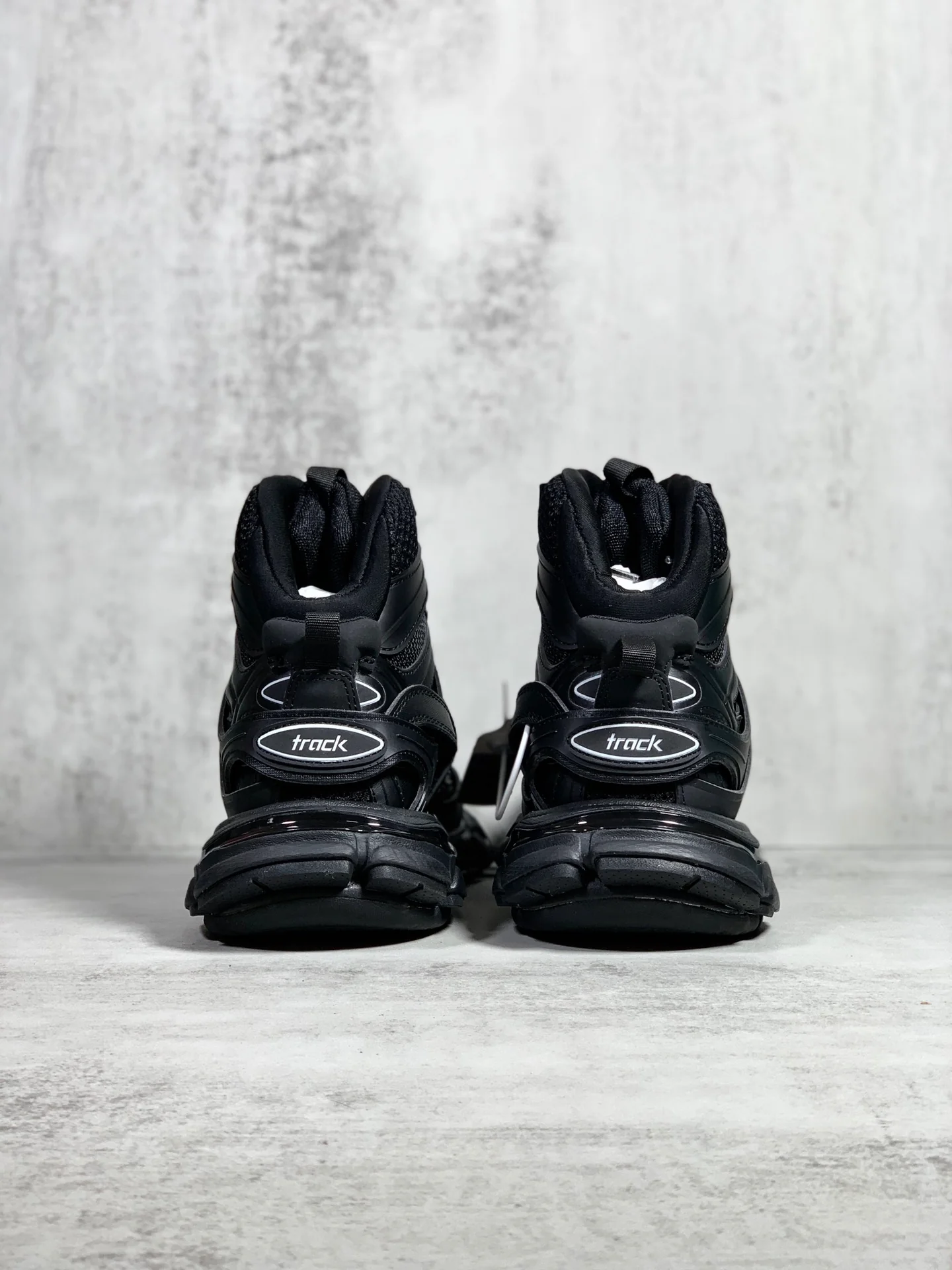 массивные высокие кроссовки Balenciaga