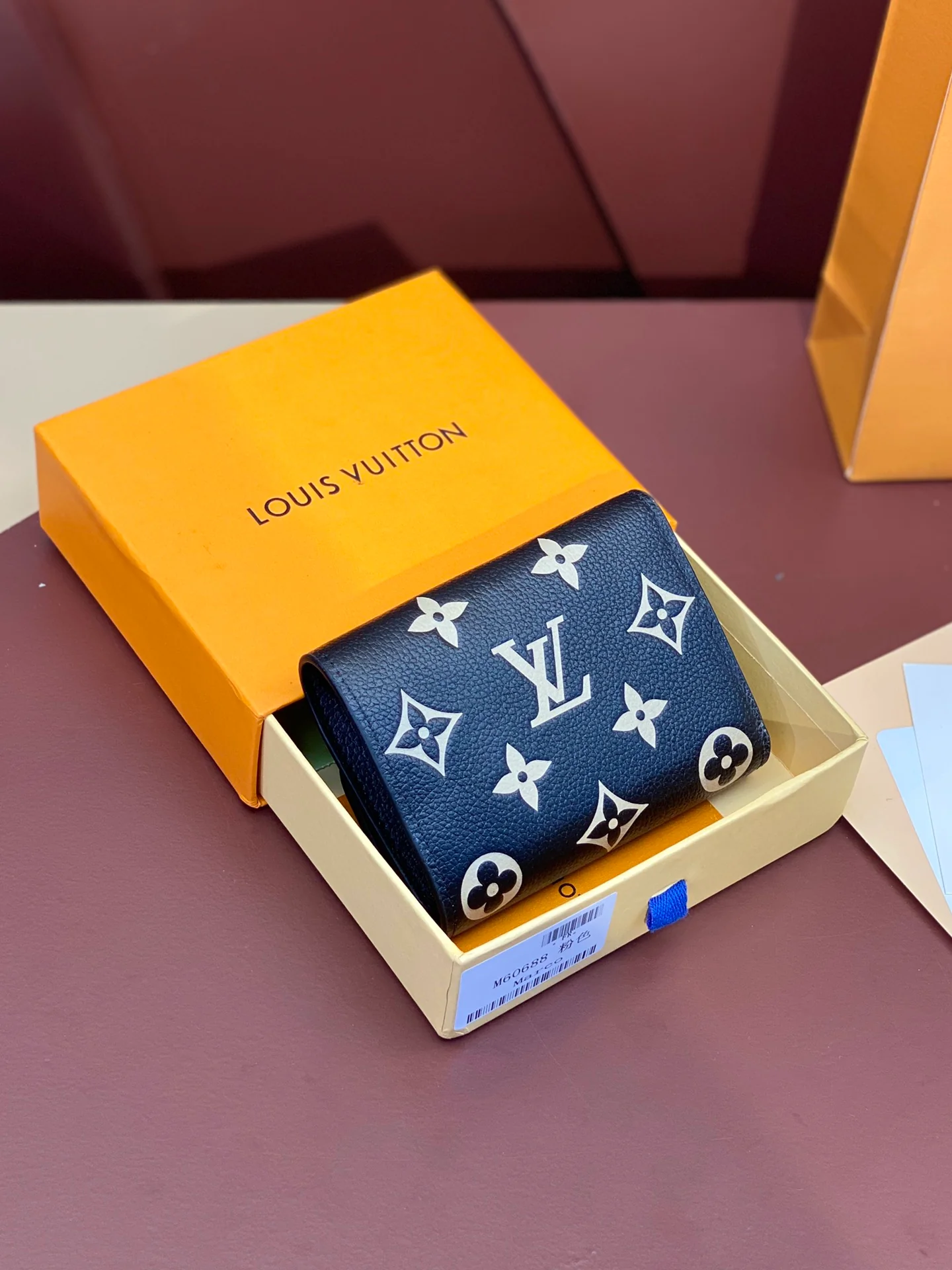 LV-m60688-Короткий кошелек-Черный