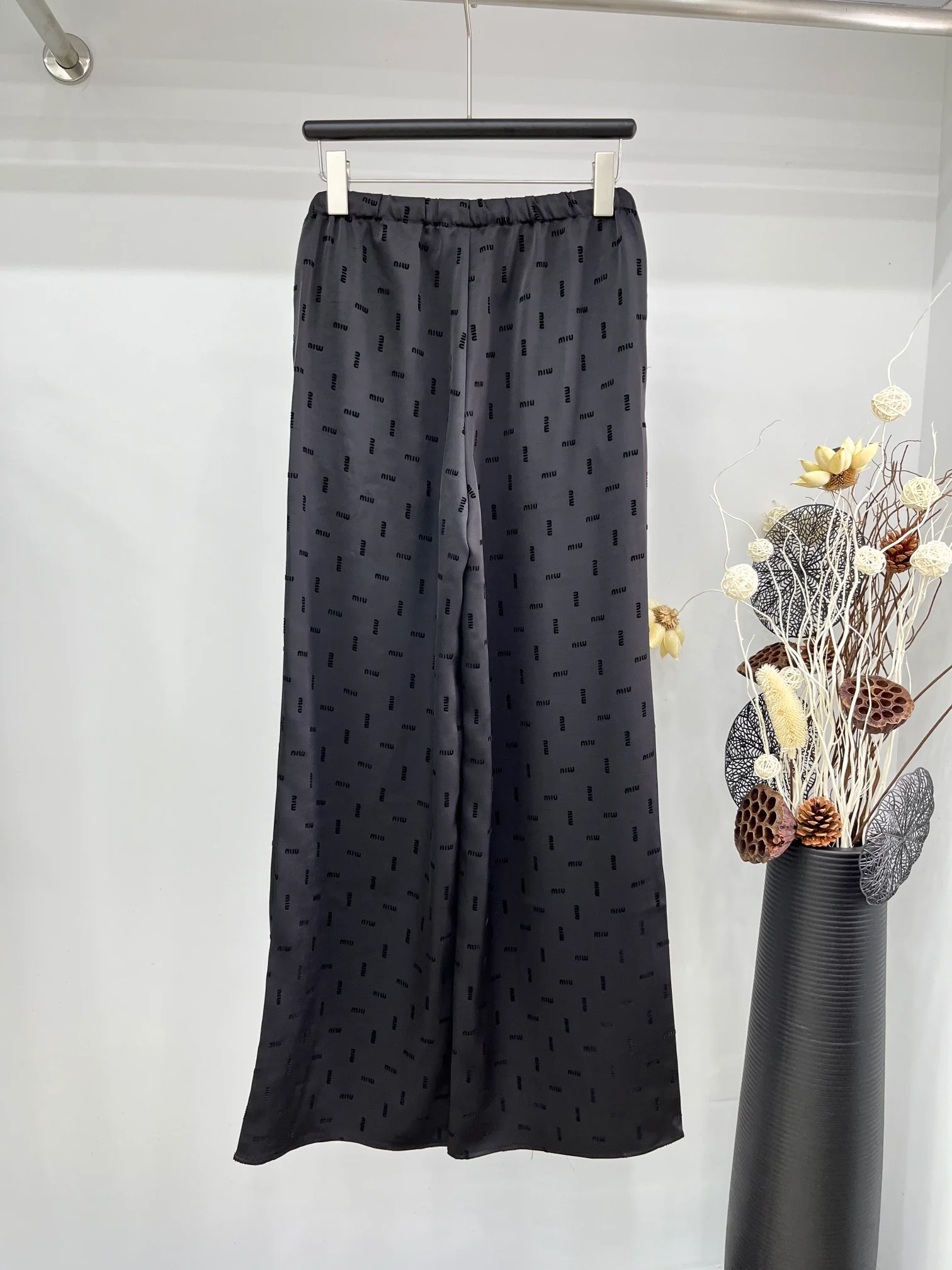 Miu Miu-2404 - Широкие повседневные брюки с завязками и надписью Miu Miu-2404