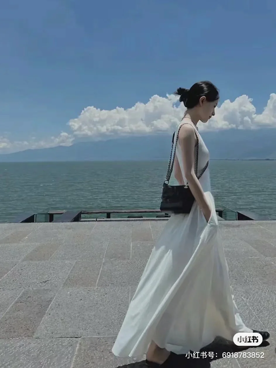 Маленькая сумка-хобо Chanel Garbielle - черная