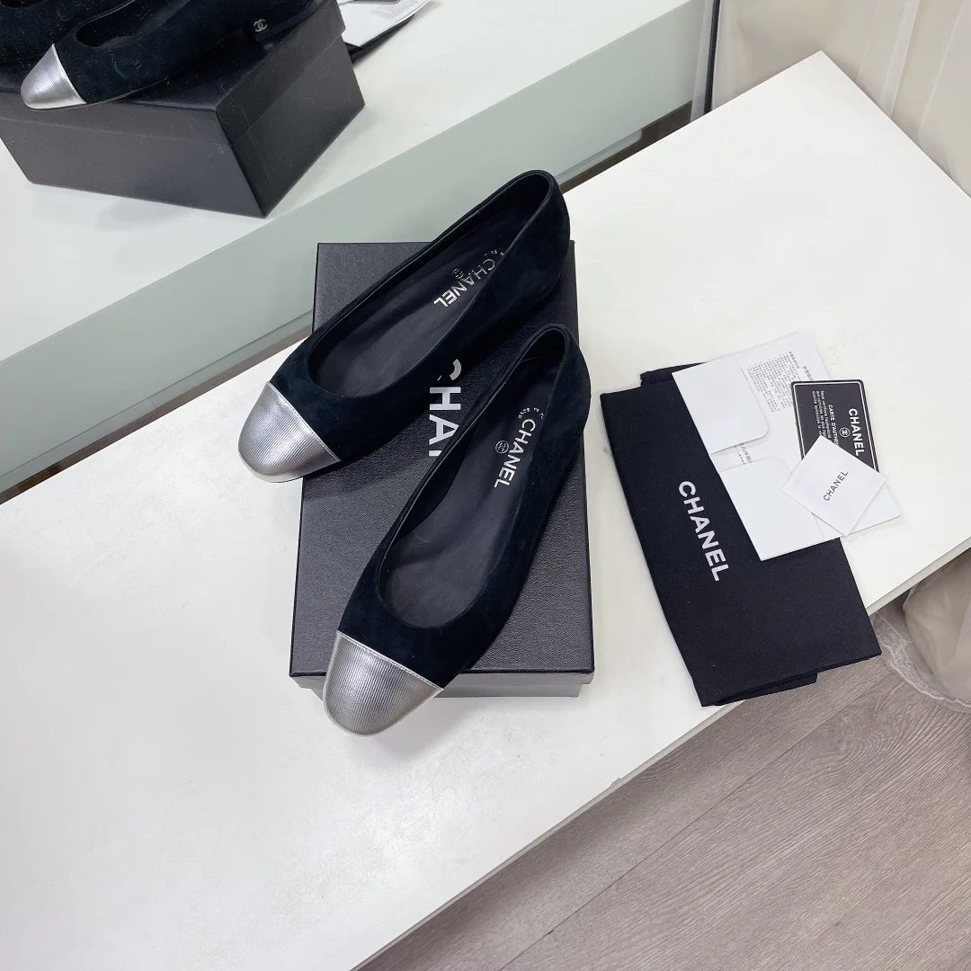 Классические балетки Chanel - серебристые