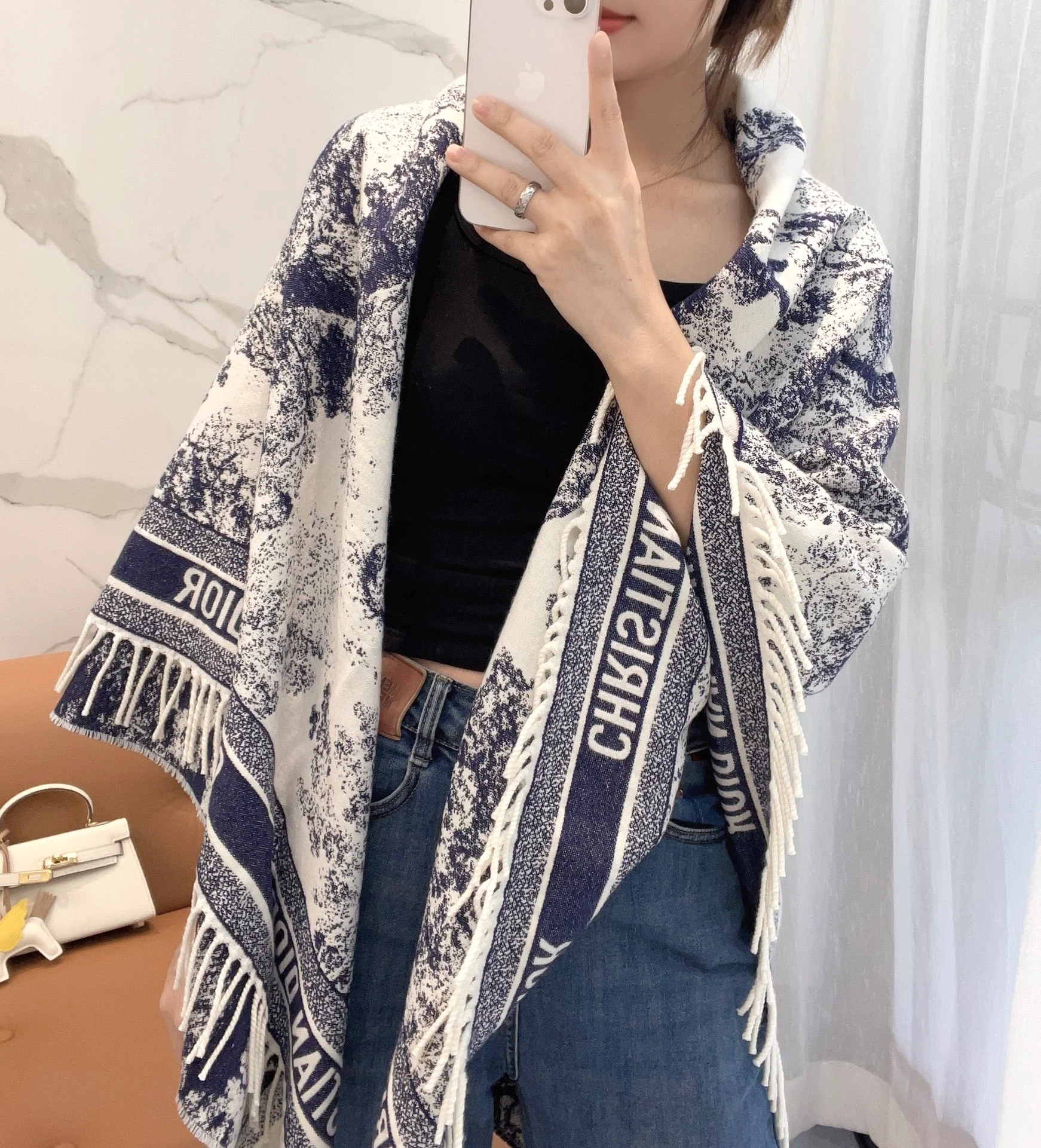 Большой квадратный шарф, шаль, плед Dior 2024 CD с жаккардовым логотипом — сине-белый.