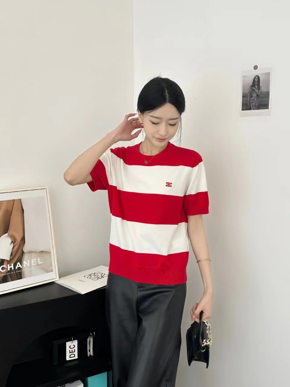 Celine-2404 - Трикотажная футболка с коротким рукавом в полоску, с цветными блоками - красно-белая