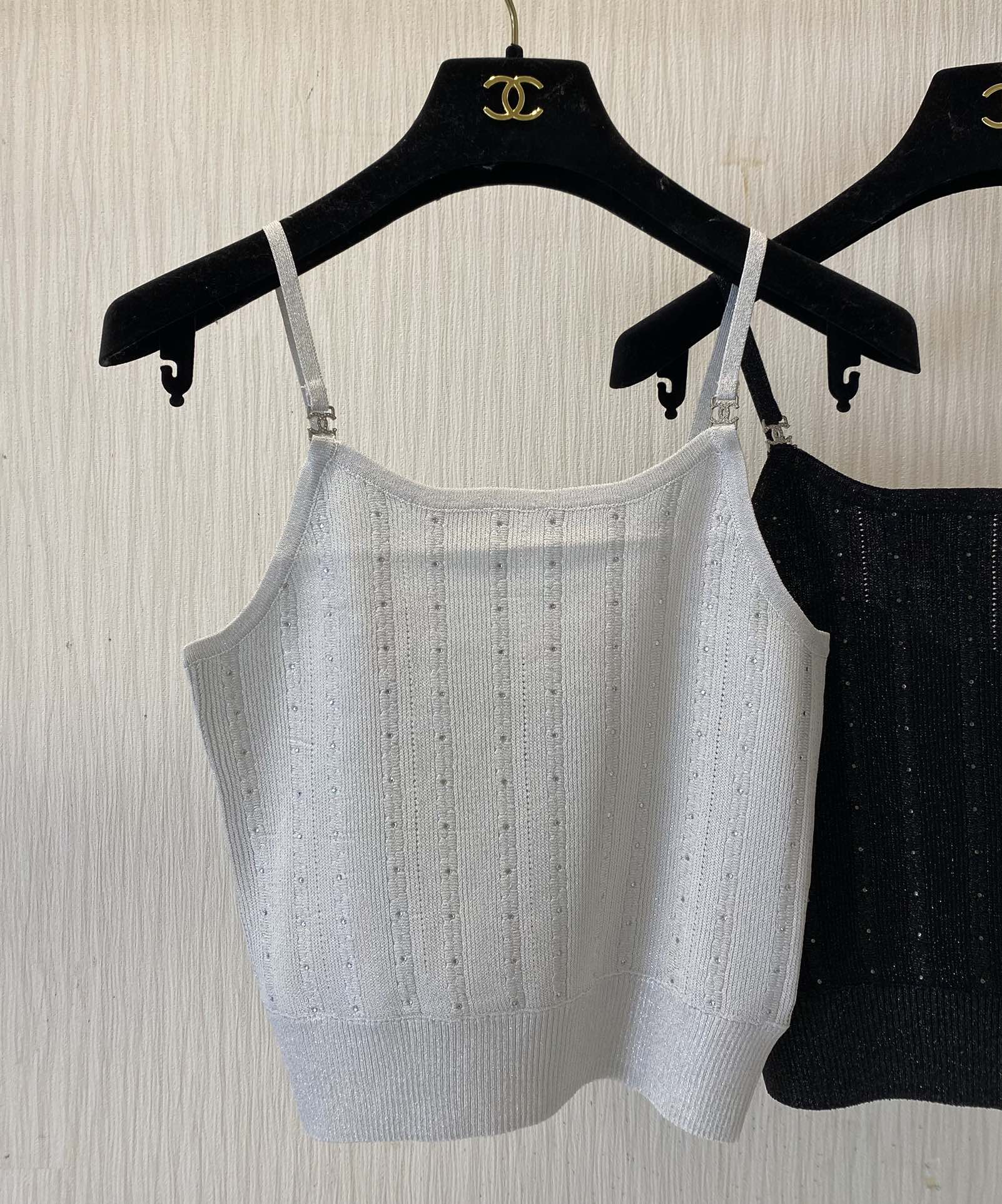 Chanel 2404 Новинка ранней весны Вязаный жилет на тонких бретелях - Бежево-серый