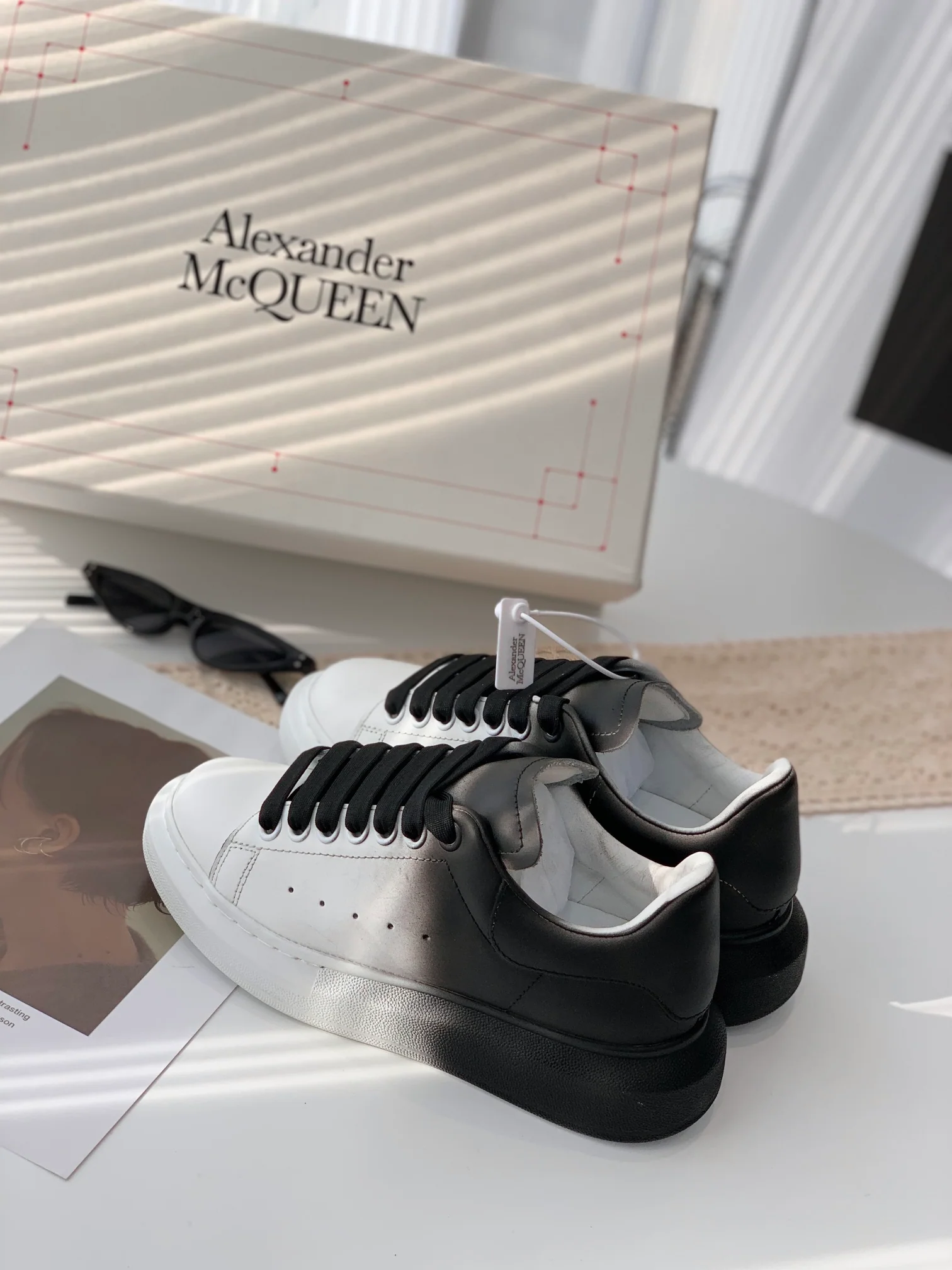 McQueen - Улучшенные классические белые кроссовки - Градиентный черный