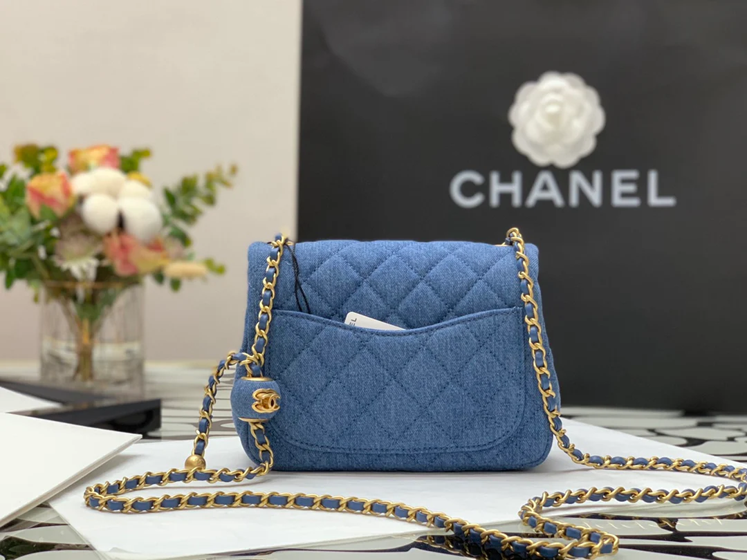 Chanel - Сумка с квадратным клапаном 