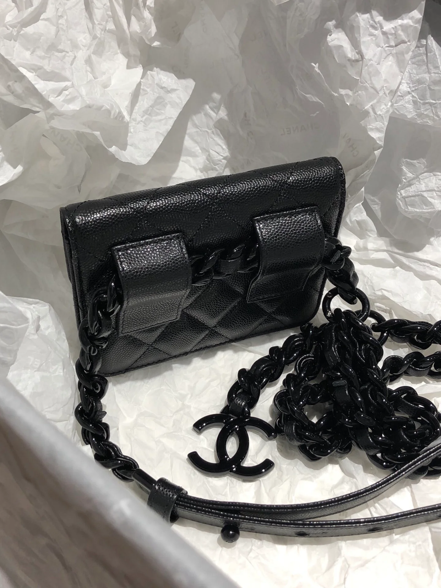 Черный держатель для карт Chanel