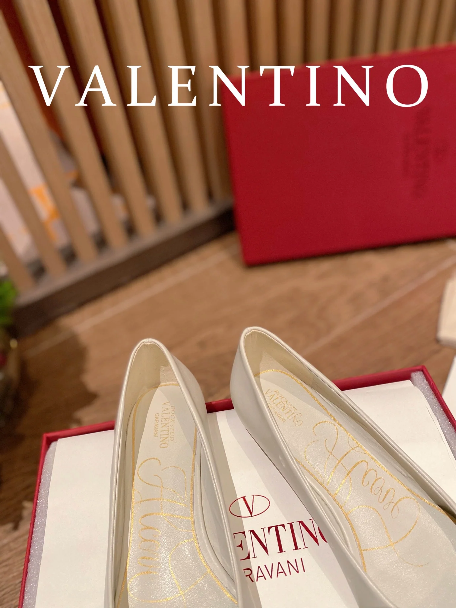 Valentino - Белые балетки с острым носком