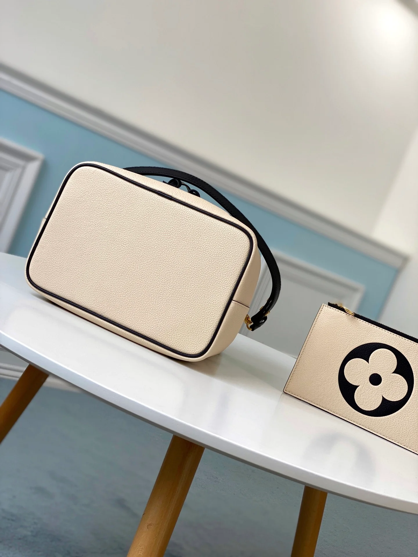 сумка-ведро lv-m56889-off-white-neonoe-medium