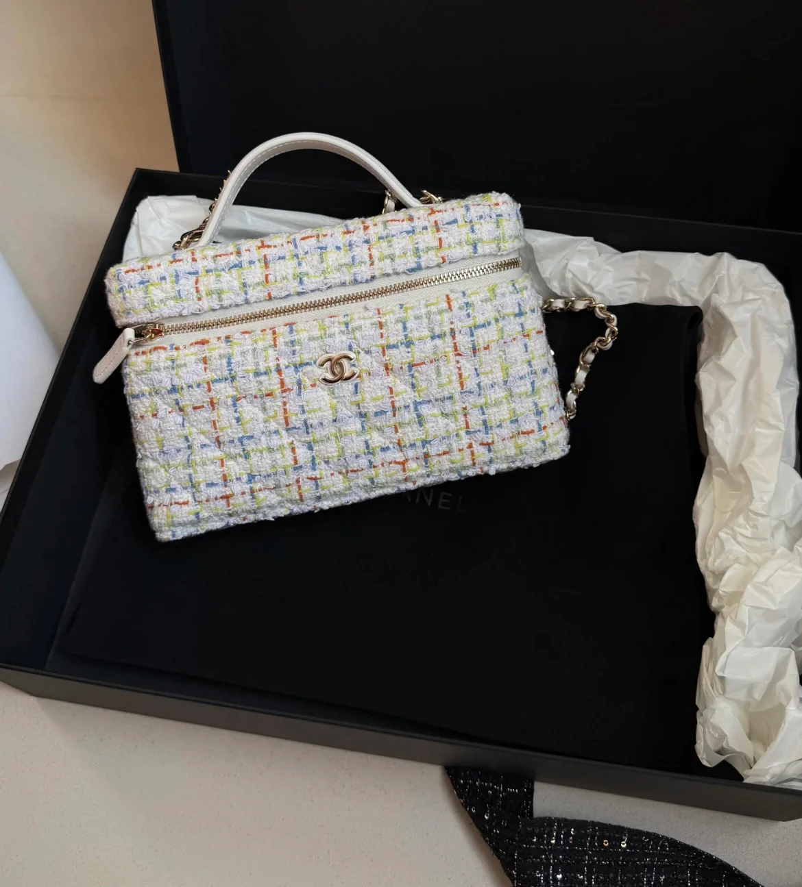 Бланш-сумка Chanel-LP из твида, белая.