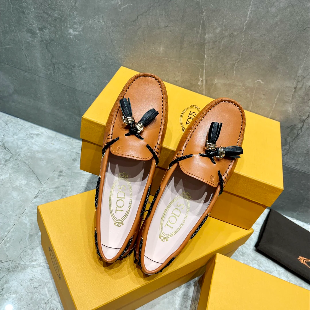 Tods - Подвеска с кисточкой - Лоферы - Туфли без шнурков