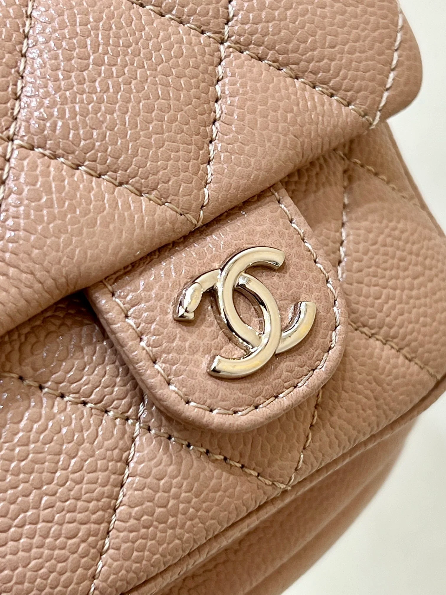 Коллекция Chanel Весна/Лето 2023 - Duma - Кожаный рюкзак ?Личи? - Абрикосовый