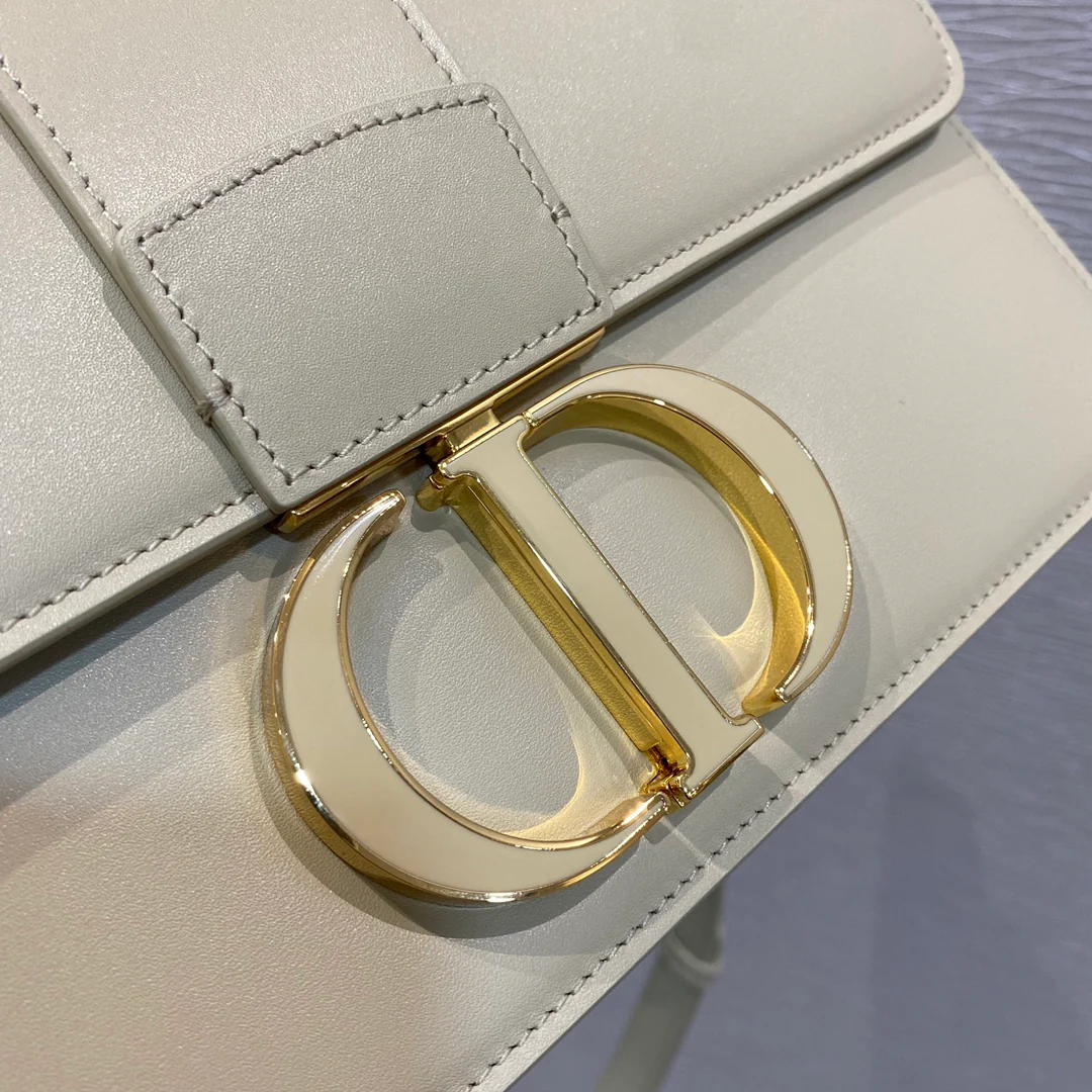 Dior Montaigne 30 серии, 24 см, эмалированная застежка, светло-абрикосовый цвет.