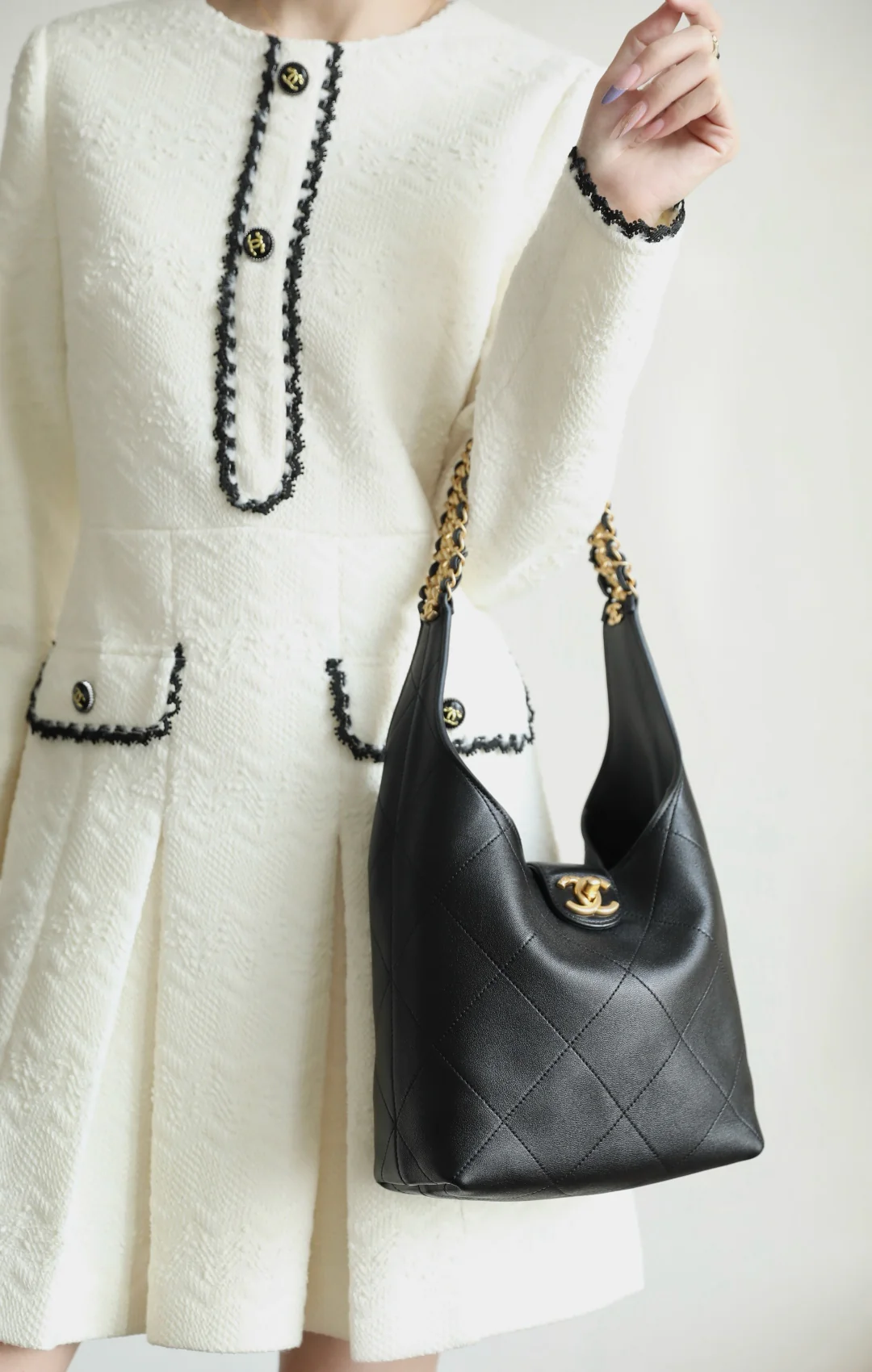 Сумка-хобо Chanel 25p Small Hippie Bag - черная