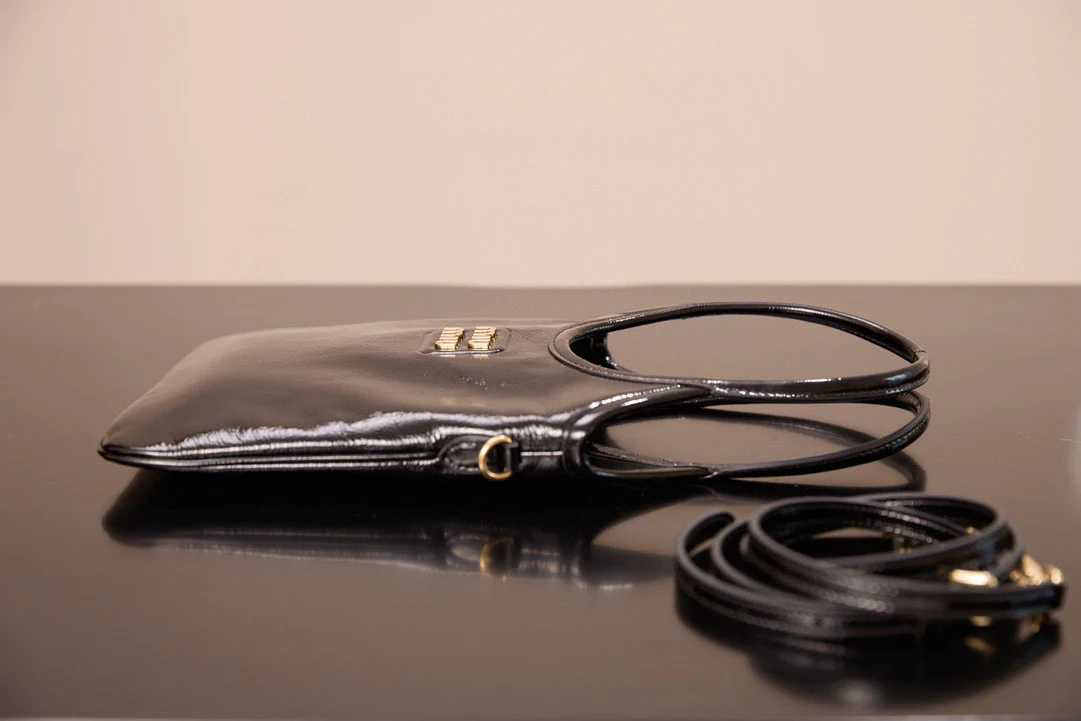 Сумка-тоут Miu Miu-5ba281m650-??? Маленькая, лакированная, черная