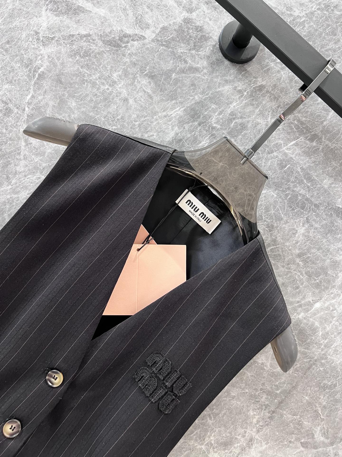 Miu Miu - 2404 - Новинка сезона Весна/Лето - Жилет-юбка в вертикальную полоску - Черный