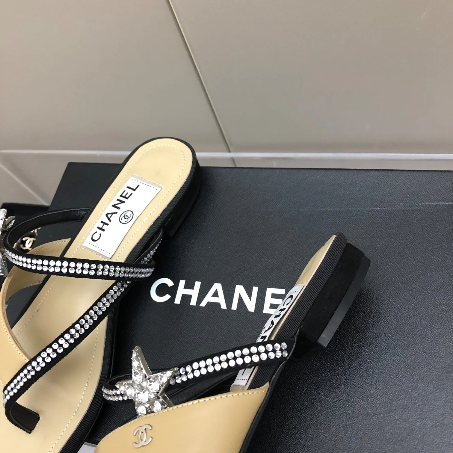 Сандалии/тапочки Chanel
