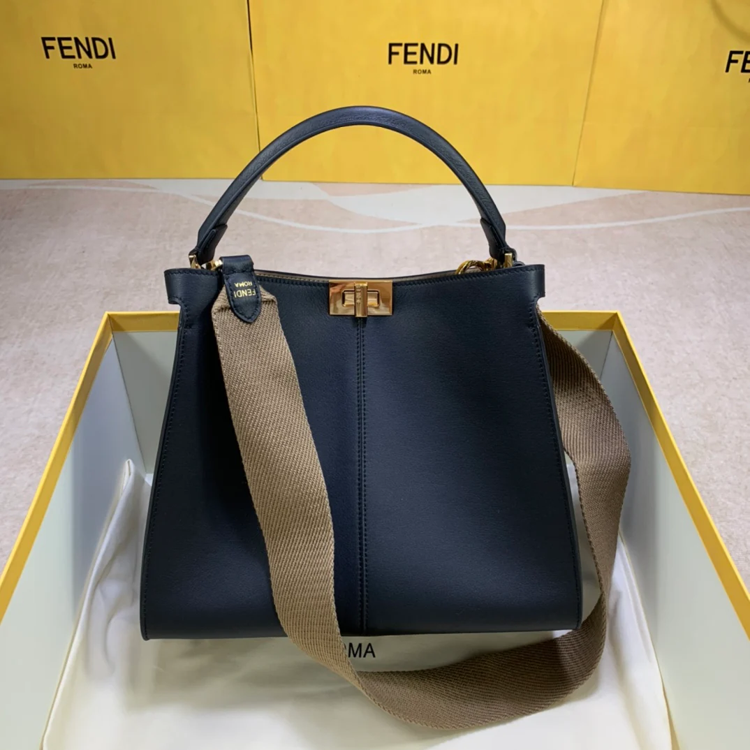 Сумка Fendi Peekaboo Lite Medium из черной кожи - 3