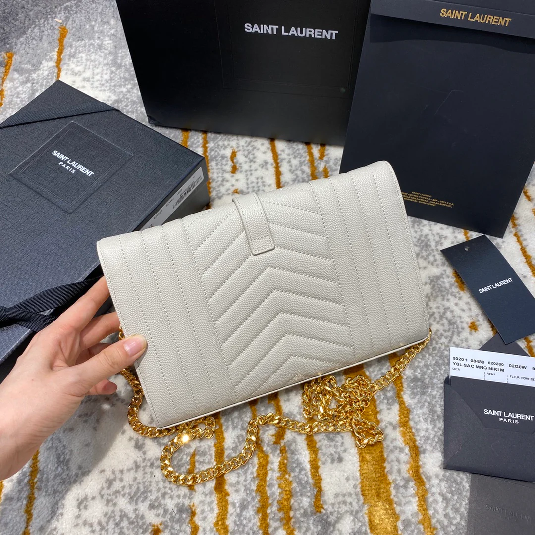 Сумка-конверт YSL с монограммой и икрой, V-образной ромбовидной стёжкой - 1