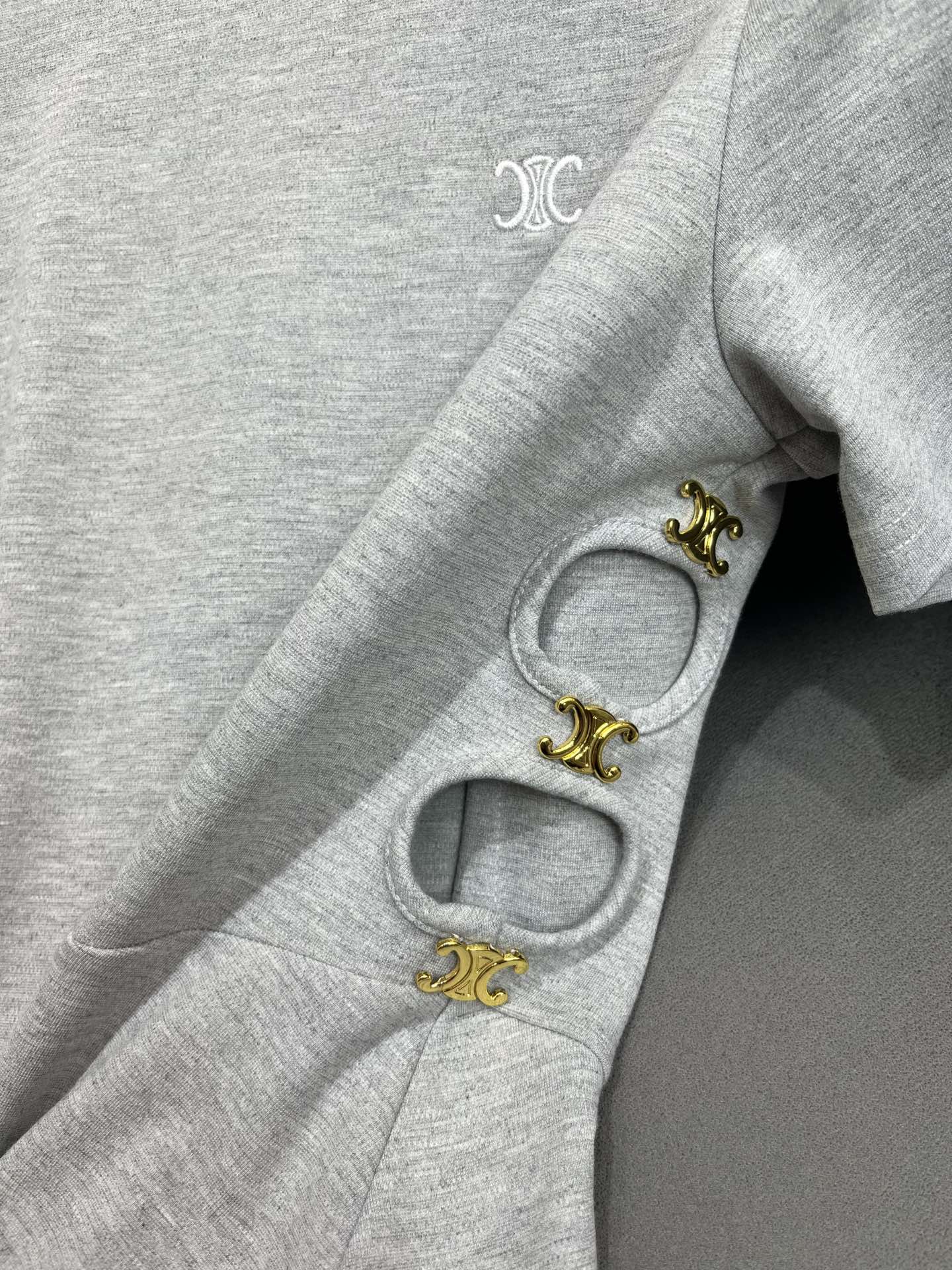 Платье Celine 2404-24ss весна/лето с рваным дизайном, омолаживающее и стройнящее, серое.