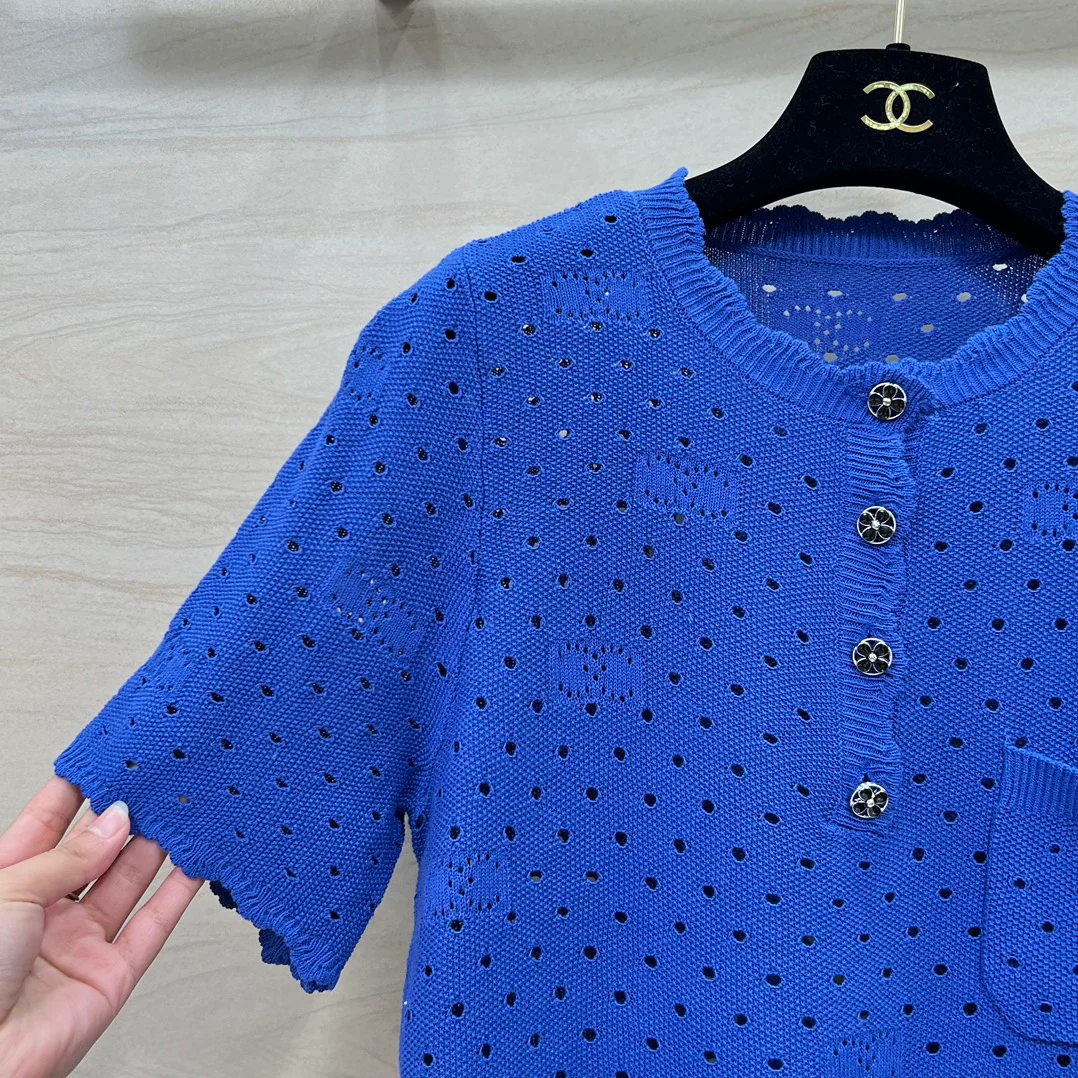 Chanel - 2403 - Коллекция весна/лето: Элегантный вязаный топ с ажурной отделкой