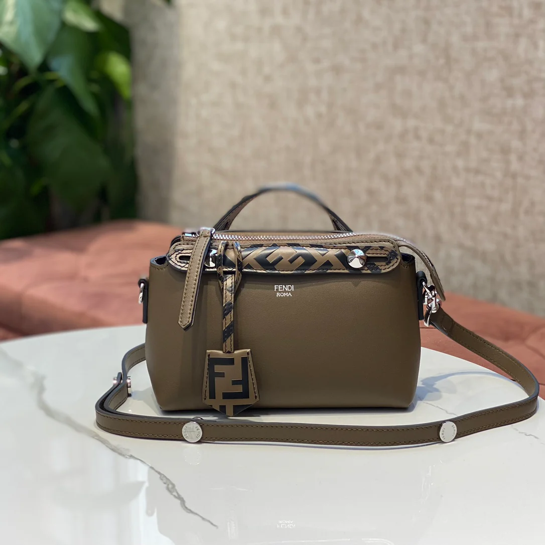 Сумка Fendi Bytheway Boston - телячья кожа - мини - кофейного цвета