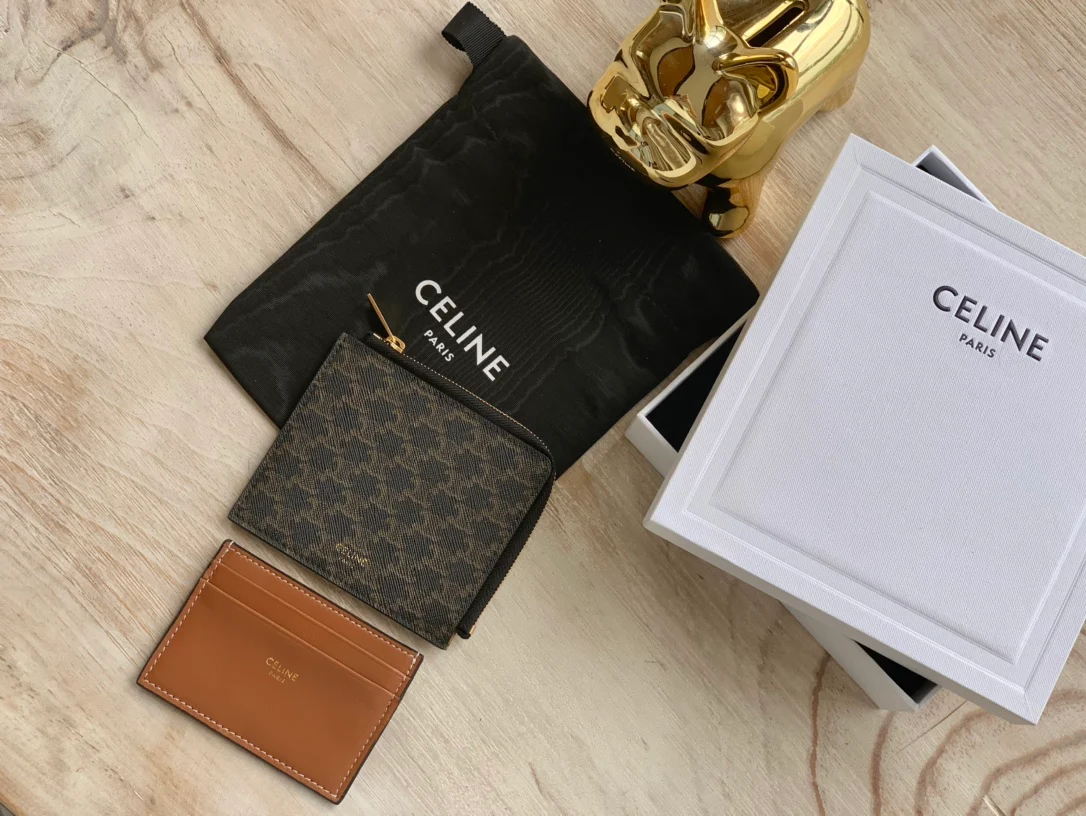 Карман на молнии из искусственной кожи Celine Triomphe и съемный держатель для карт из овечьей кожи