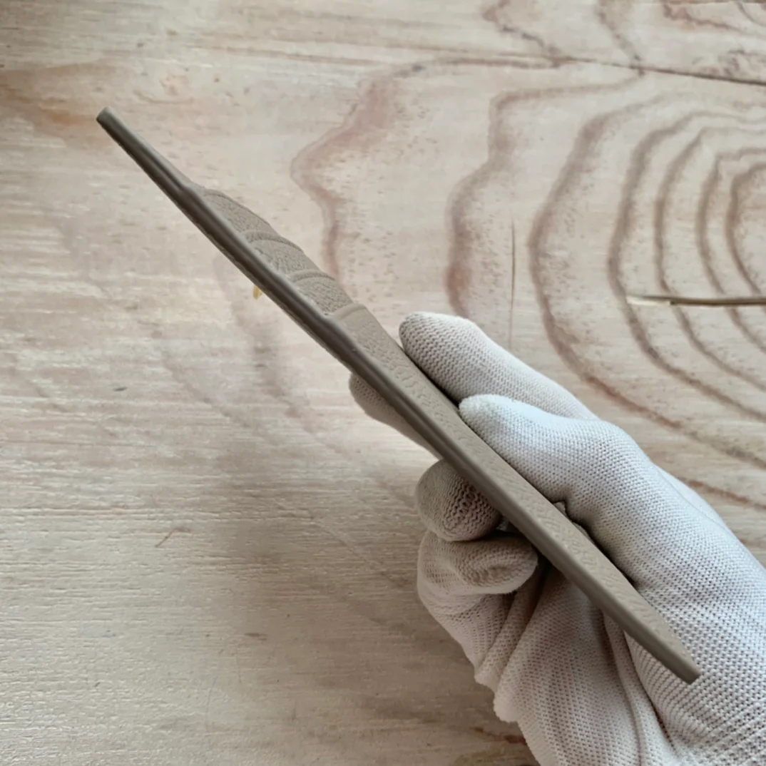 Celine 粒面小牛皮拉链卡包-卵石灰