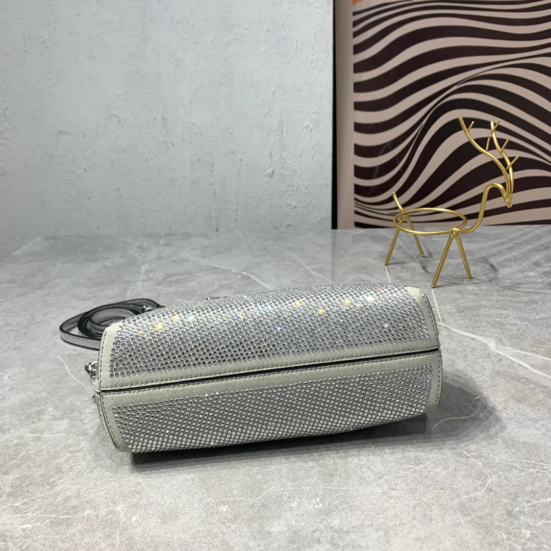 Сумка Fendi First Handbag - Маленькая - Матовое серебро с бриллиантовой отделкой