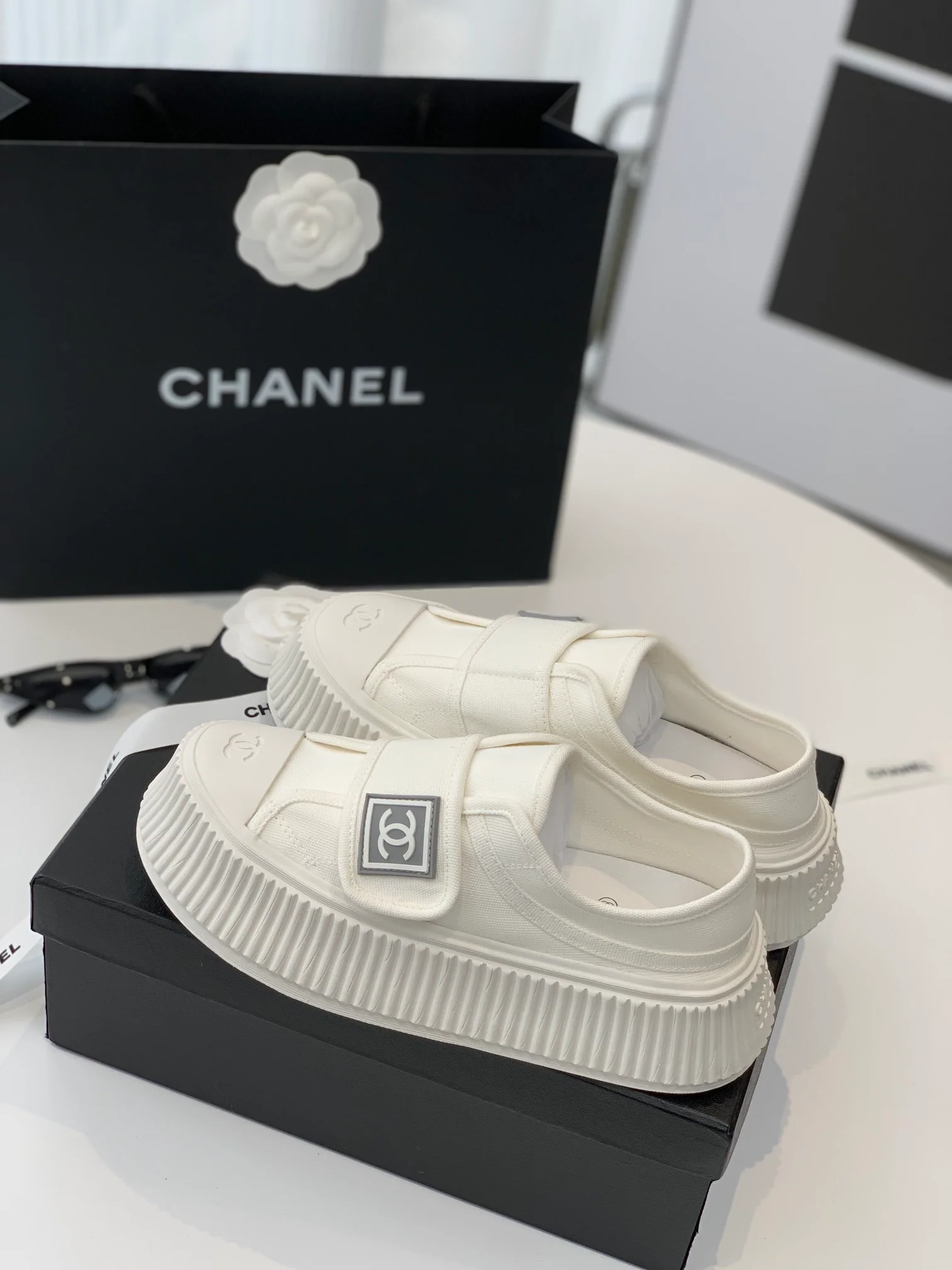 Туфли-лодочки Chanel на платформе из парусины с застежкой-липучкой - толщина 4 см - размеры 35-39-40 (изготовление на заказ)